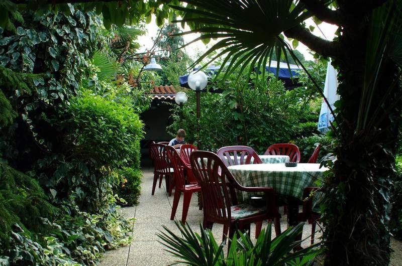Hotel Makin Novigrad Istria Esterno foto