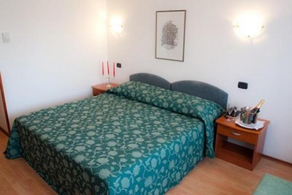 Hotel Makin Novigrad Istria Esterno foto