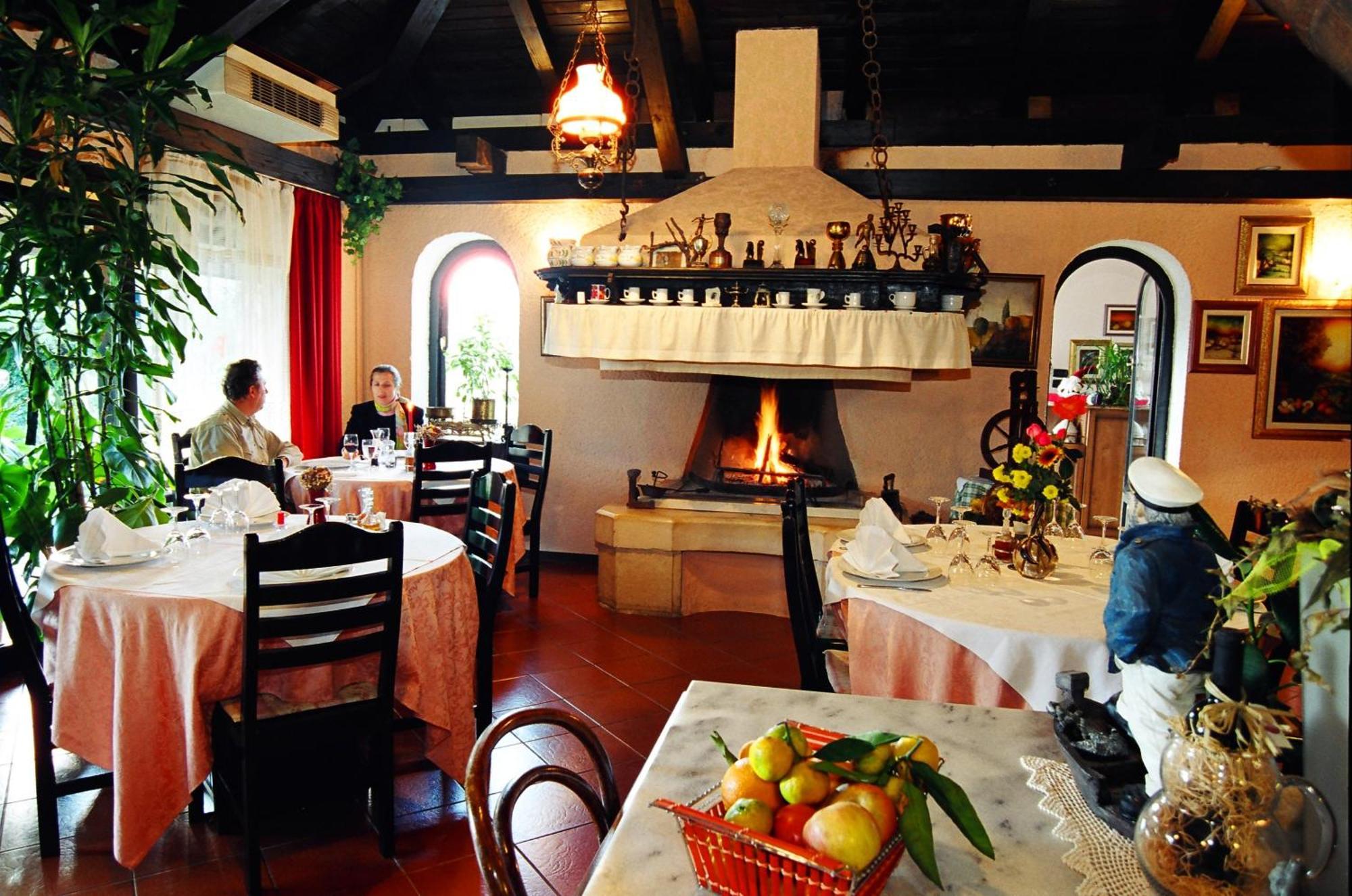Hotel Makin Novigrad Istria Esterno foto