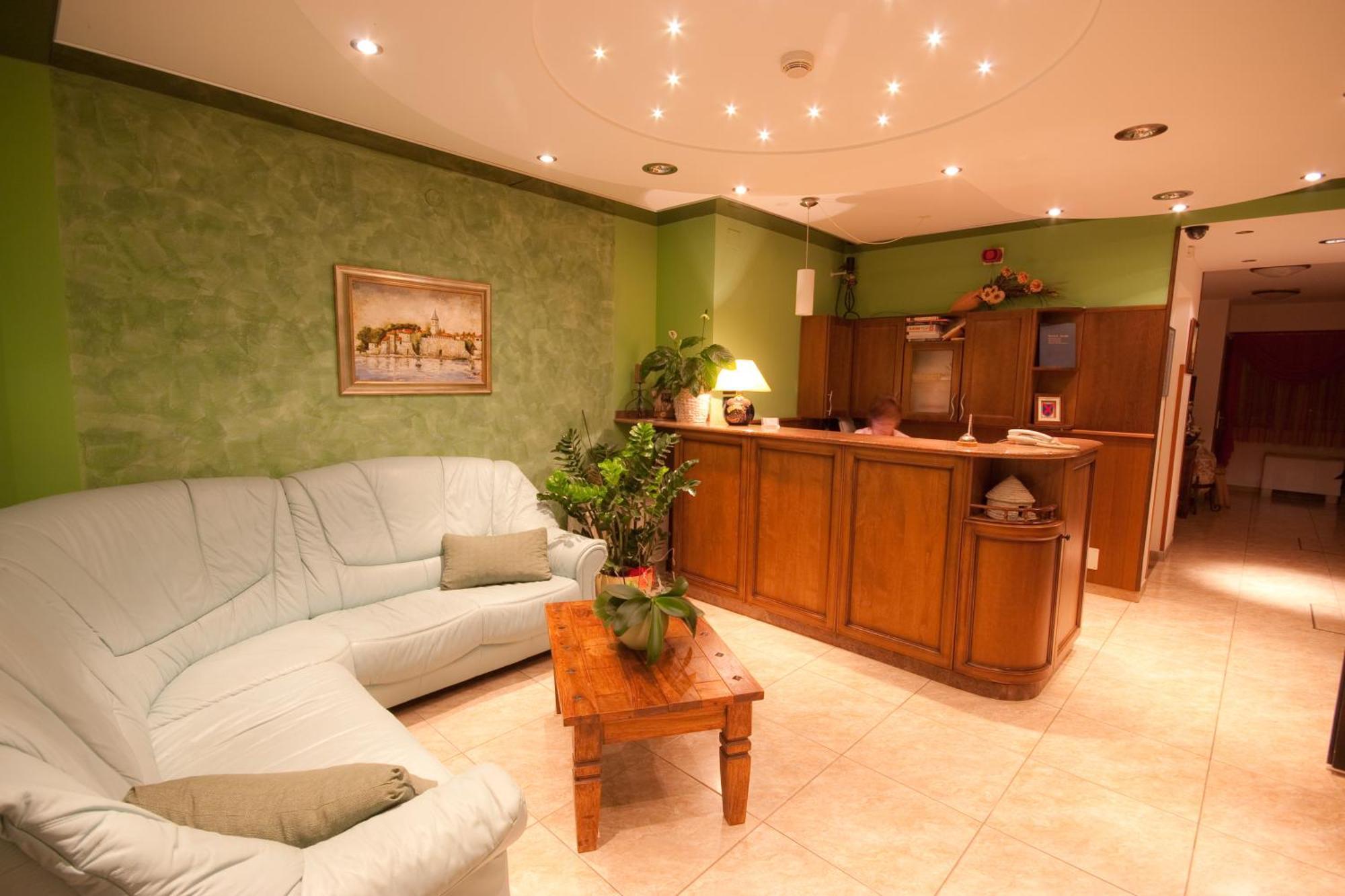 Hotel Makin Novigrad Istria Esterno foto